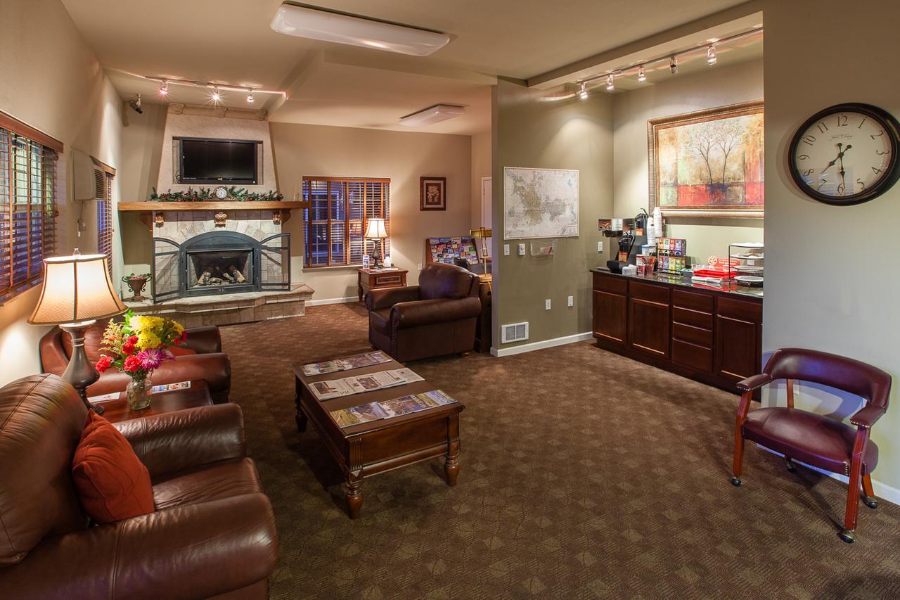 Stratford Suites Spokane Airport エアウェイ・ハイツ エクステリア 写真